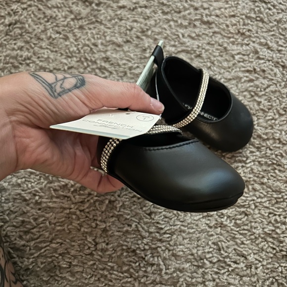 Black Kids Shoes with Rhinestone Straps- size one- nwt - Picture 1 of 5